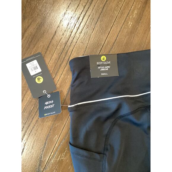 Body Glove active capri legging black NWT with media pocket small - Picture 2 of 6